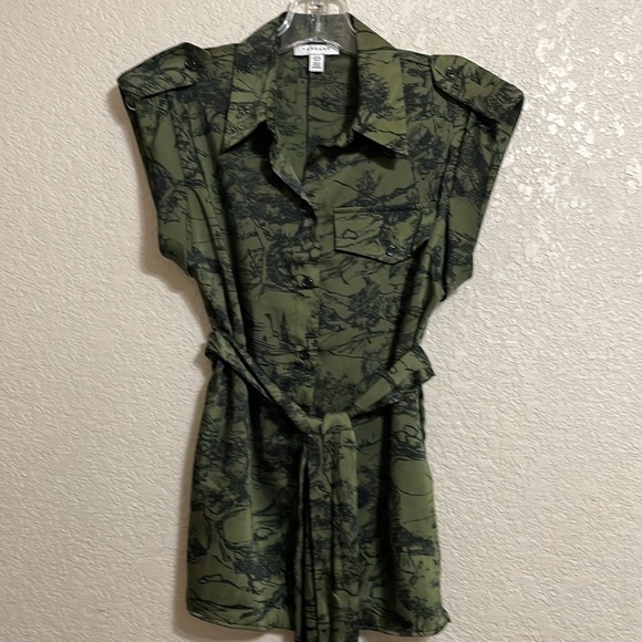 TOPSHOP Woman’s Top - Picture 1 of 9